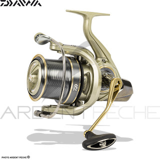 Mulinello DAIWA Emblem surf light 2020